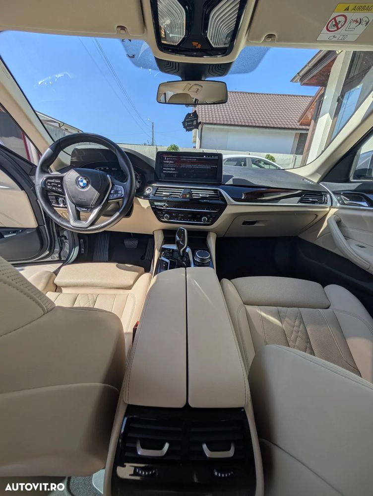 BMW Seria 5 520i Aut. Luxury Line - 9