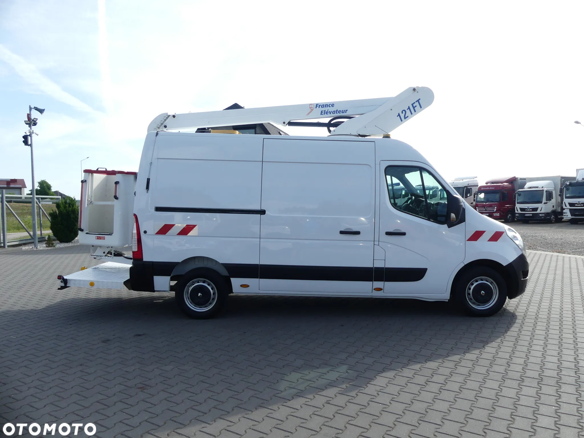 Renault MASTER / PODNOŚNIK KOSZOWY / ZWYŻKA 12M / - 12