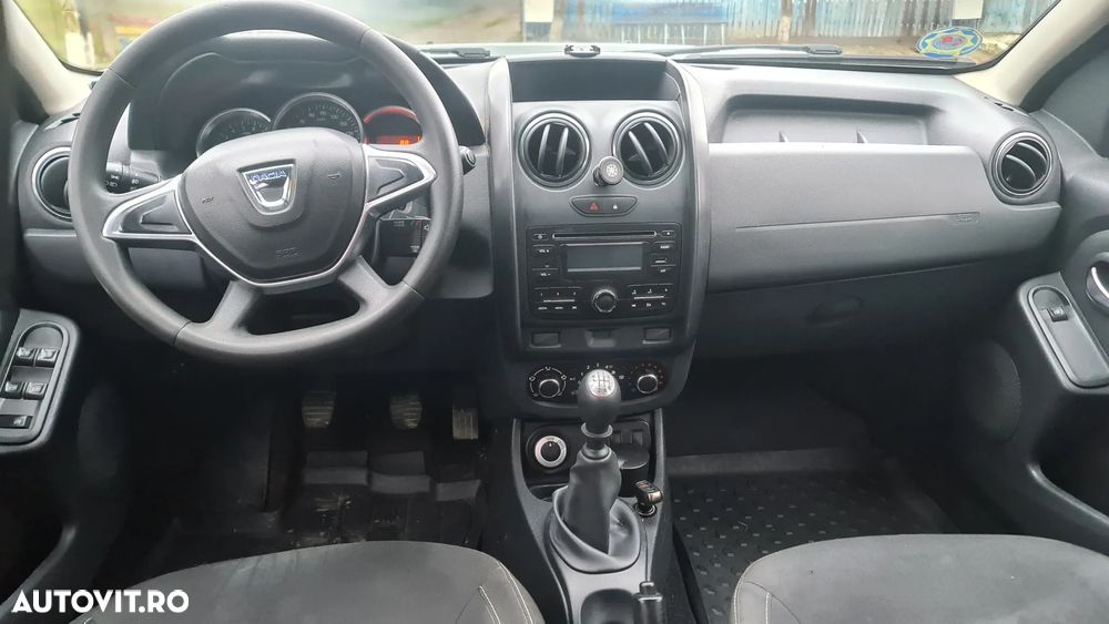 Dacia Duster 1.6 4x4 Laureate - 8