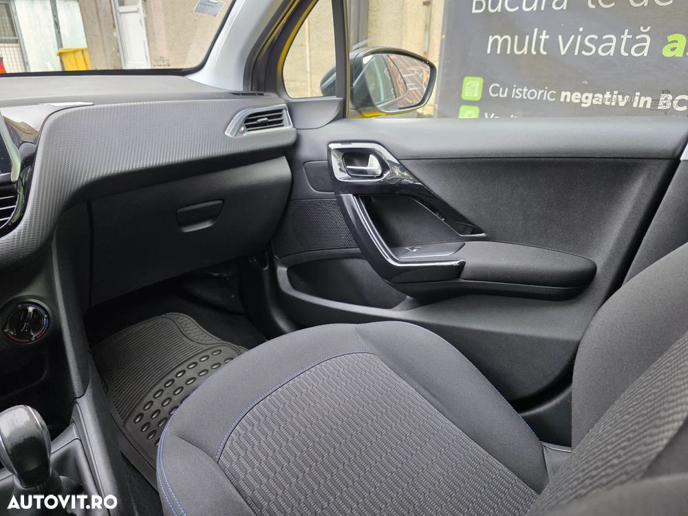 Peugeot 208 1.2 L PureTech Allure - 14