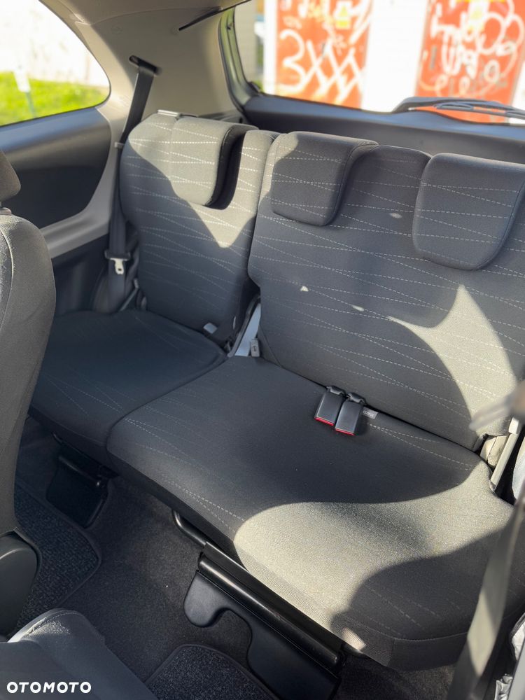 Toyota Yaris - 12