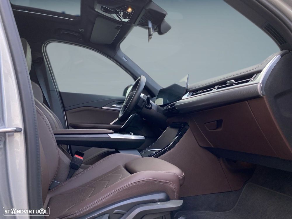 BMW iX1 eDrive20 Pack Desportivo M - 17