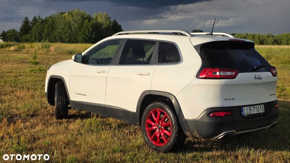 Jeep Cherokee - 4