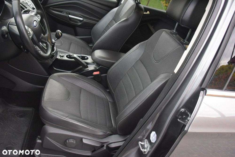 Ford Kuga 2.0 TDCi 4x4 Titanium - 31