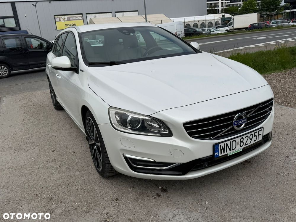 Volvo V60 D6 AWD Plug-in Hybrid Summum - 5