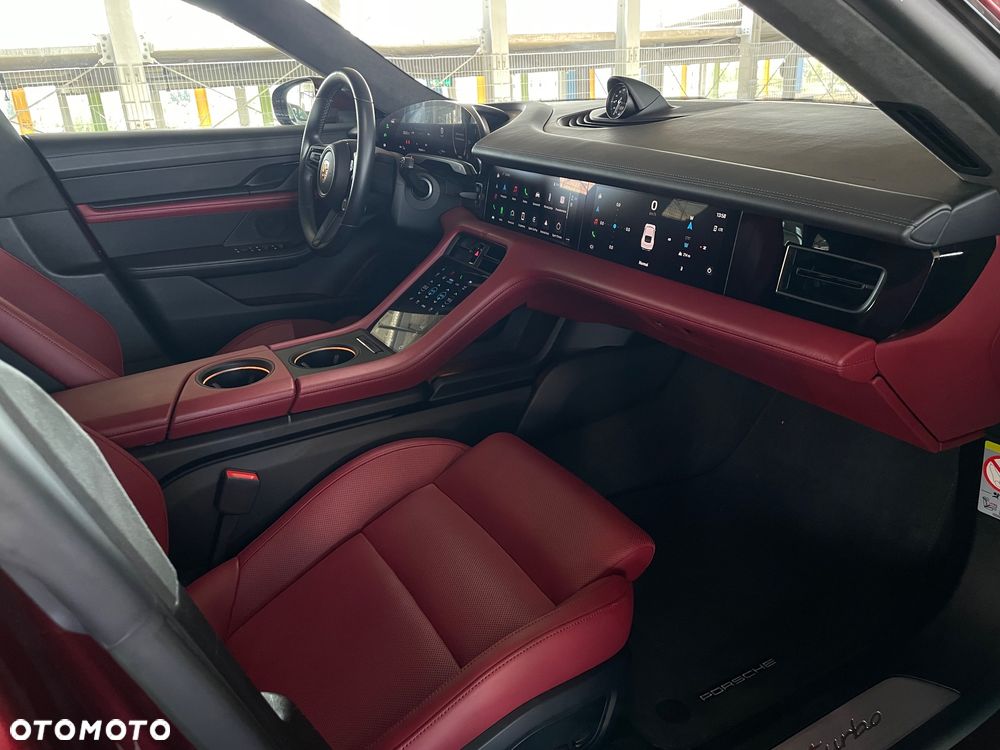 Porsche Taycan Turbo - 23
