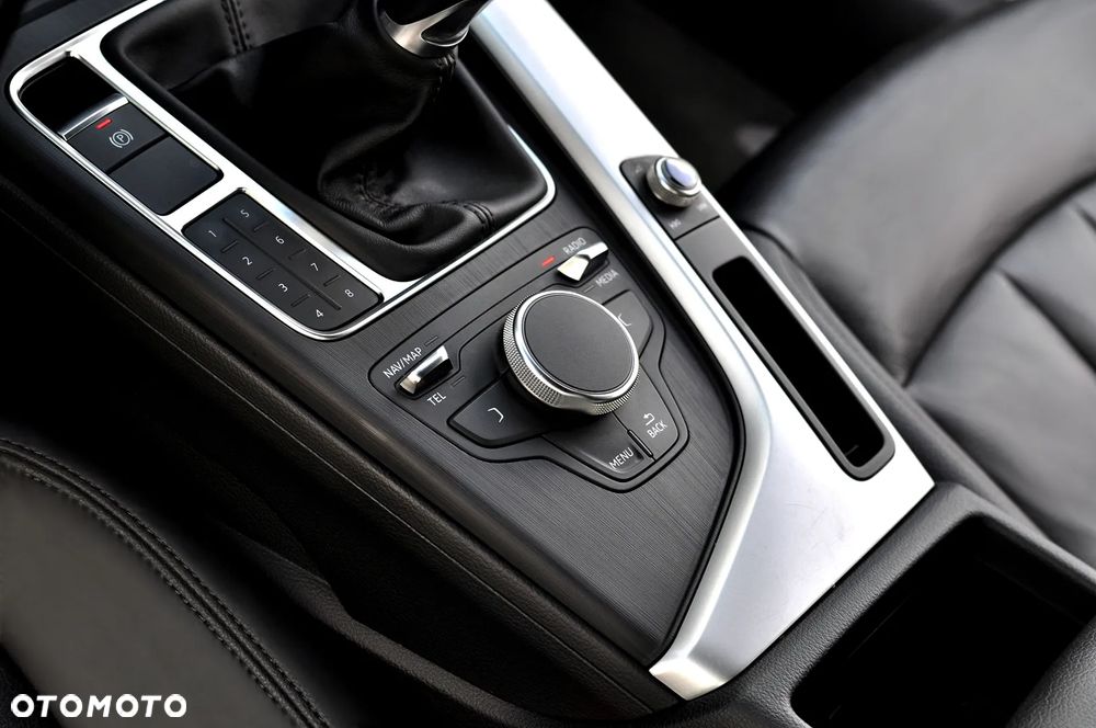 Audi A4 Avant 2.0 TDI Design - 32