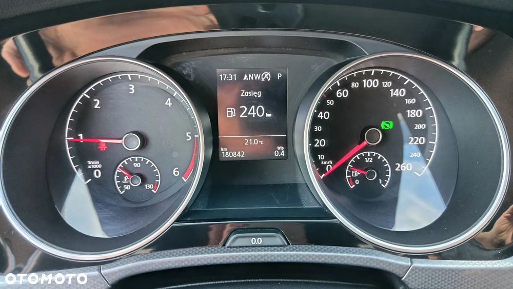 Volkswagen Touran 2.0 TDI SCR DSG ACTIVE - 17
