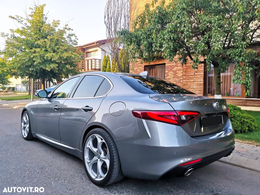 Alfa Romeo Giulia 2.2 Diesel AT8 Executive - 3