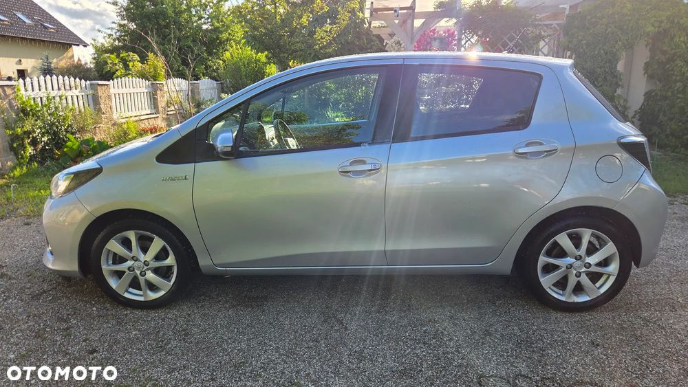 Toyota Yaris Hybrid 100 Selection Platinum - 5