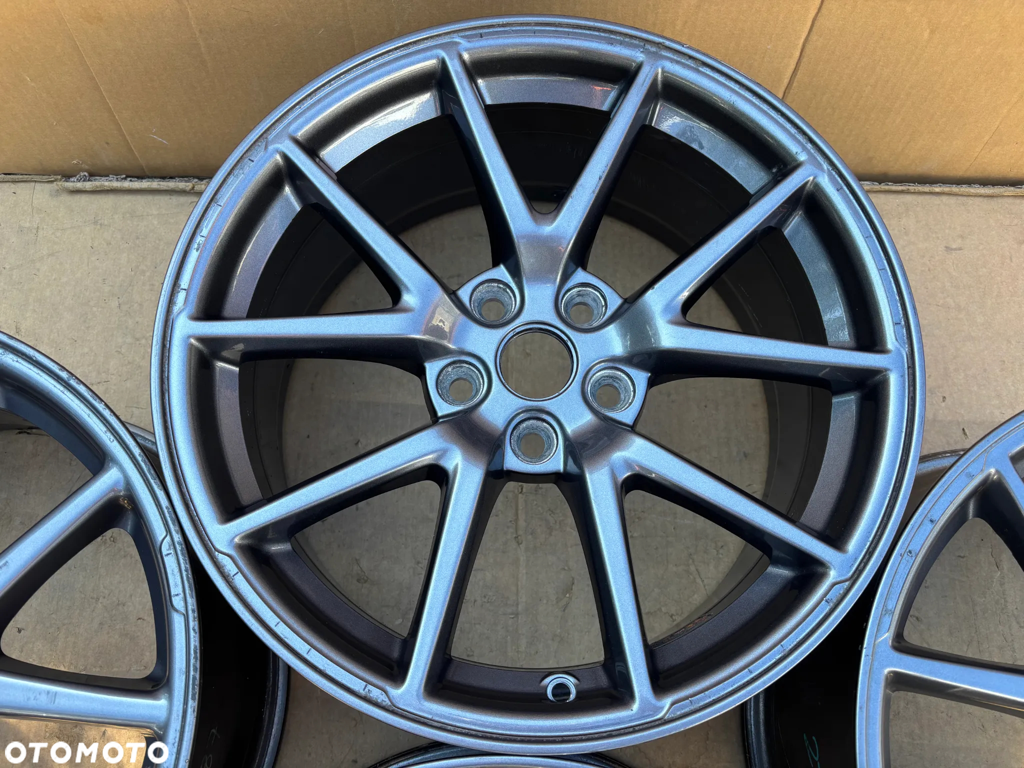 Oryginalne Felgi Aluminiowe Tesla III 3 8.5J 8.5 18 ET40 ET-40 1044261-00-A Komplet 5x114,3 - 4