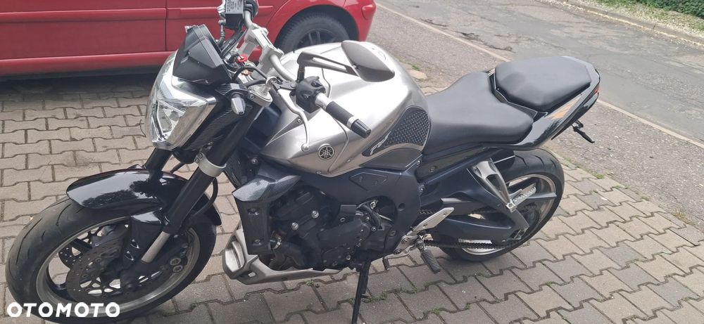 Yamaha FZ - 4
