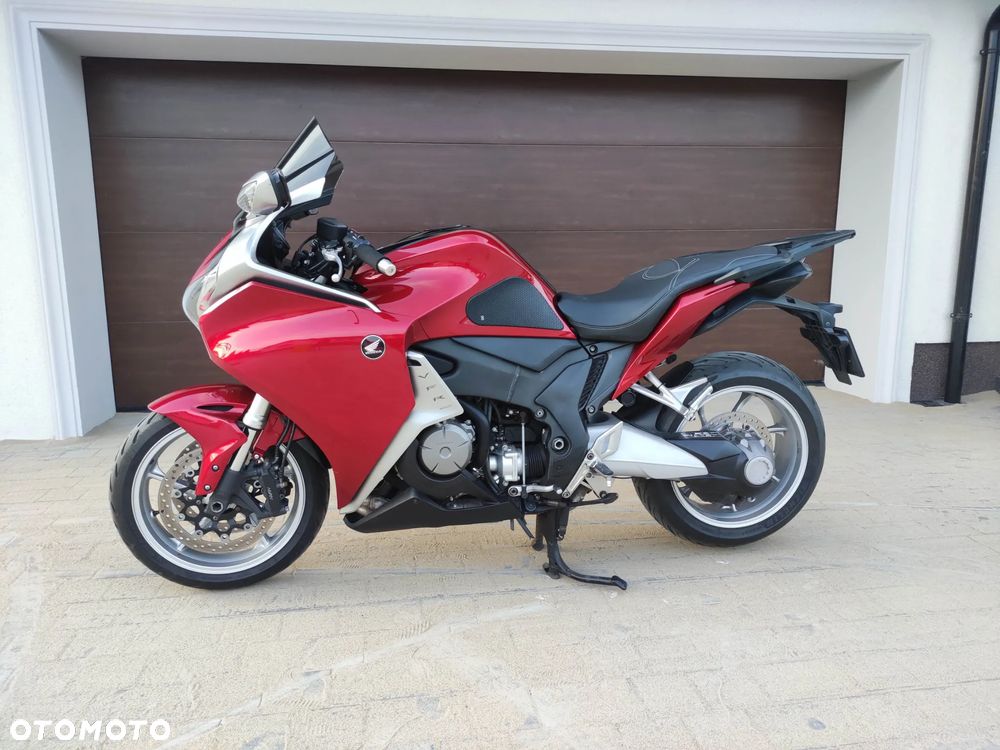 Honda VFR - 11
