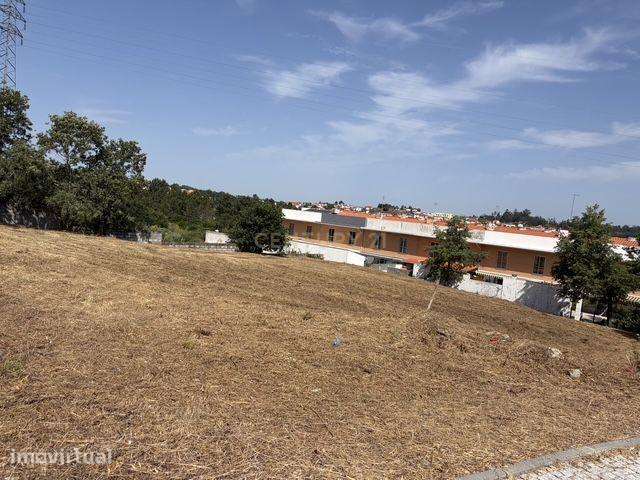 Terreno urbano com 1181 m2 em Seia com Excelente Localização e Acessos - Grande imagem: 2/4