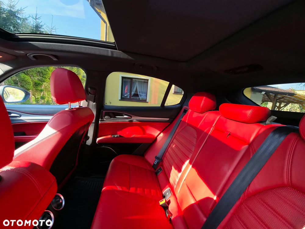 Alfa Romeo Stelvio 2.0 Turbo 16V AT8-Q4 Veloce Ti - 16