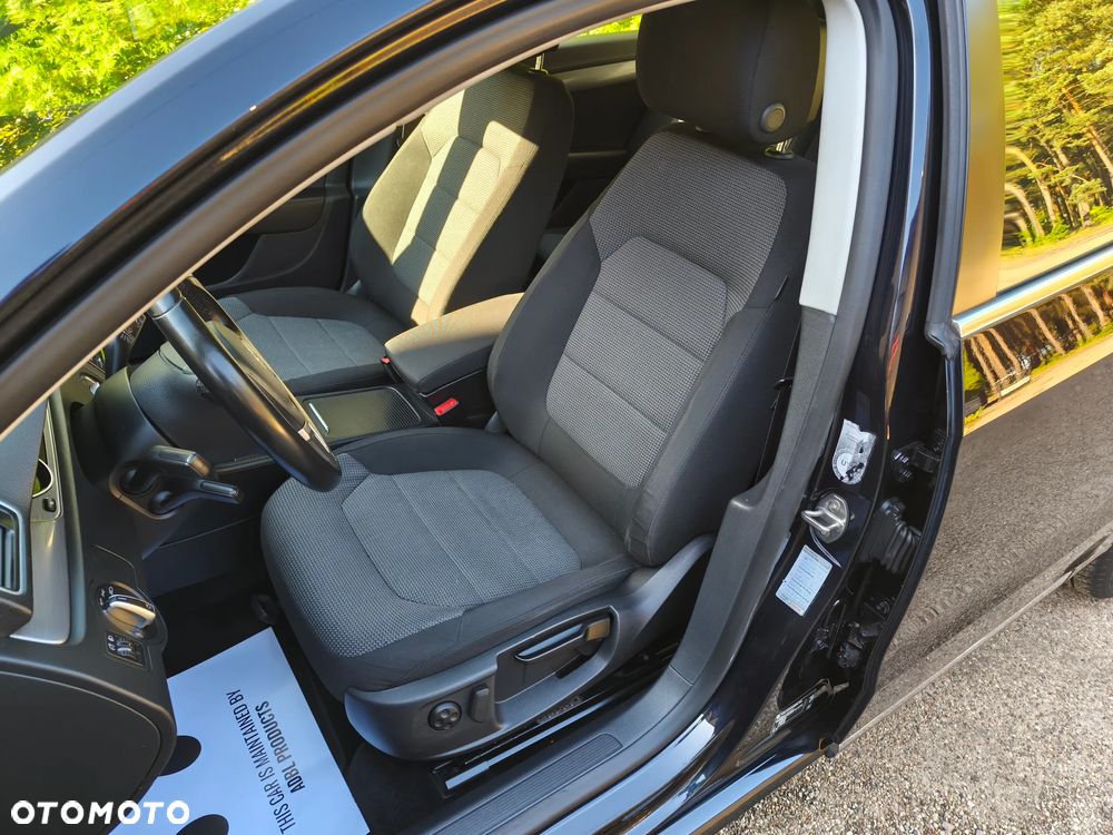 Volkswagen Passat 2.0 TDI BlueMotion Technology Highline - 23