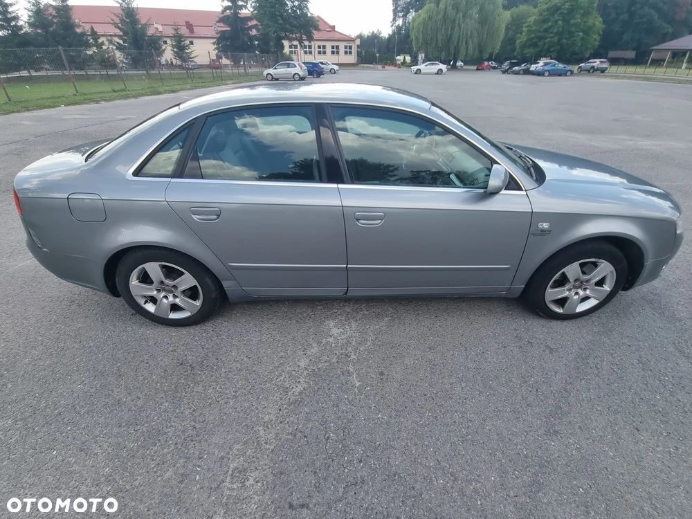 Audi A4 Limousine - 5
