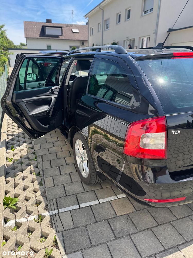 Skoda Octavia 1.6 TDI Elegance DSG - 13