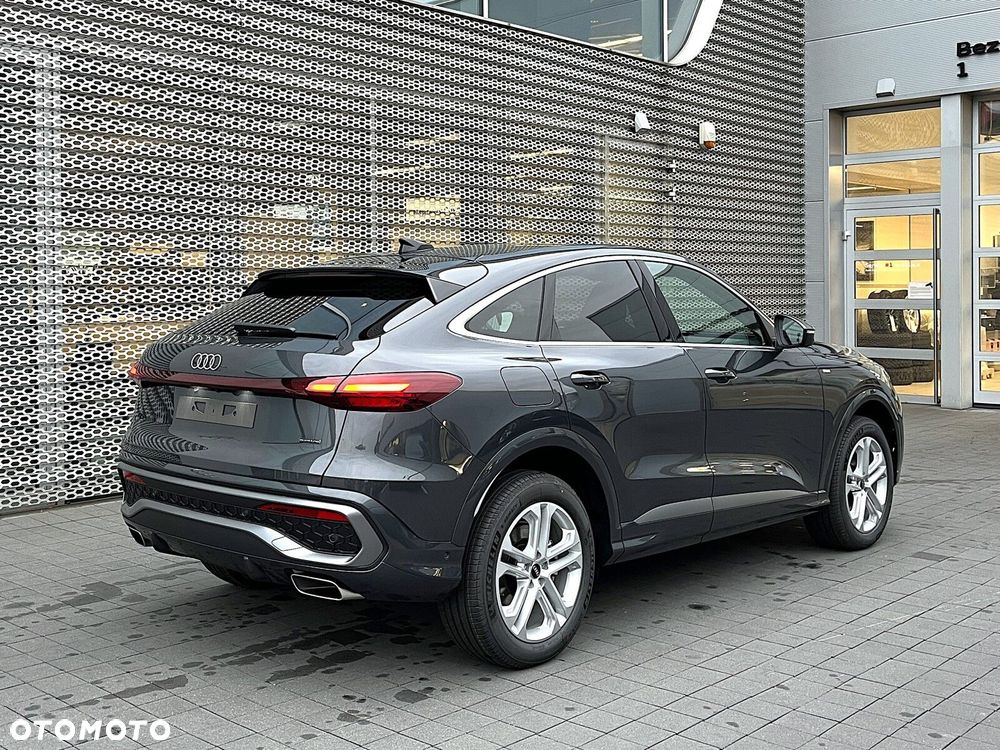 Audi Q5 Sportback - 6
