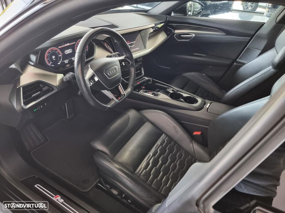Audi RS e-tron GT quattro - 13