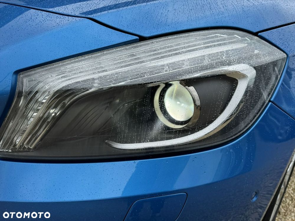 Mercedes-Benz Klasa A 180 BlueEfficiency Edition - 24