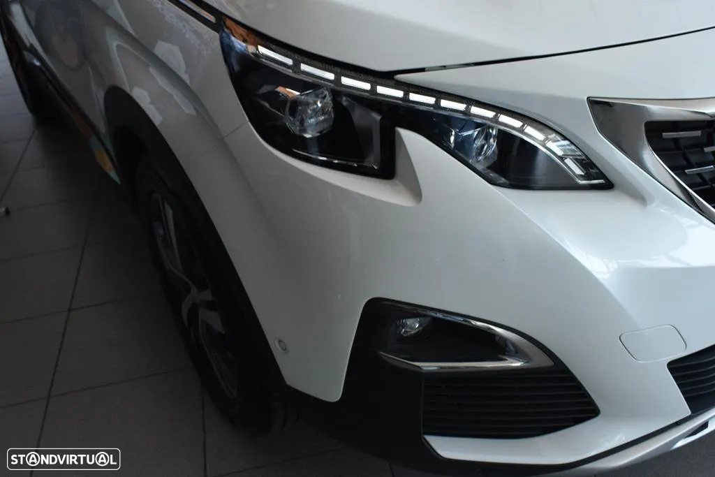 Peugeot 3008 1.6 Hybrid4 GT e-EAT8 - 51