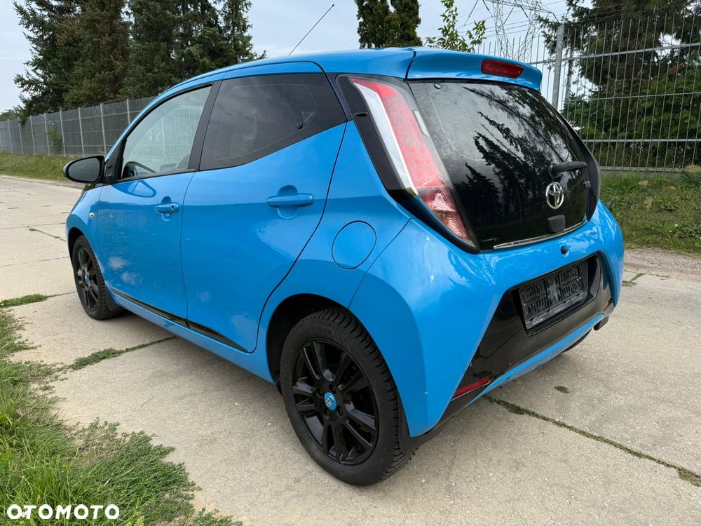 Toyota Aygo x-play - 17