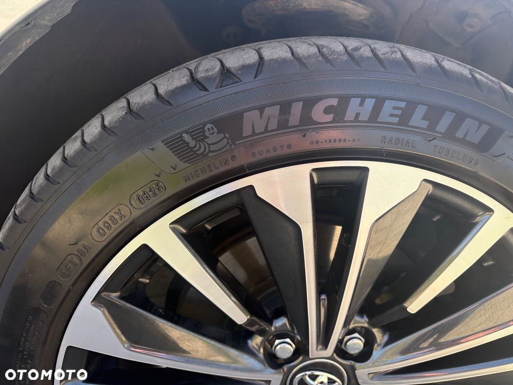 Toyota Auris Hybrid 135 Prestige - 19