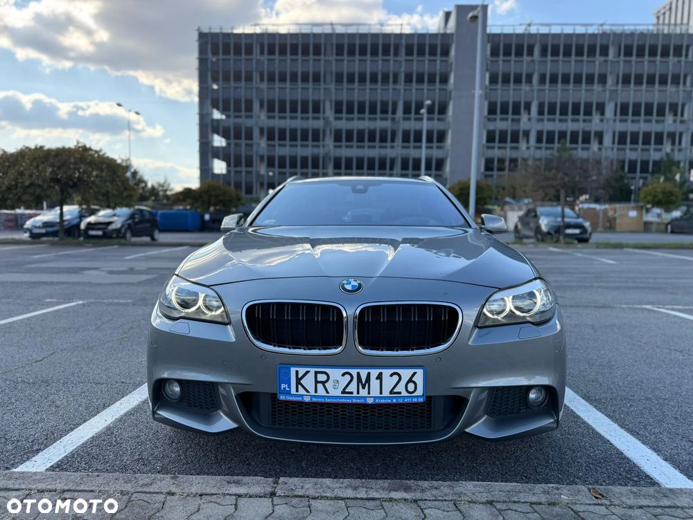 BMW Seria 5 525d xDrive - 34