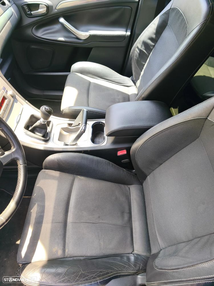 Ford S-Max 2.0 TDCi Titanium 7L - 18