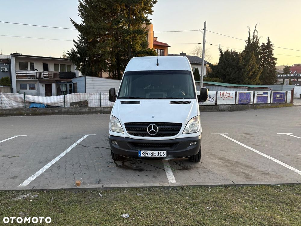 Mercedes-Benz Sprinter - 2