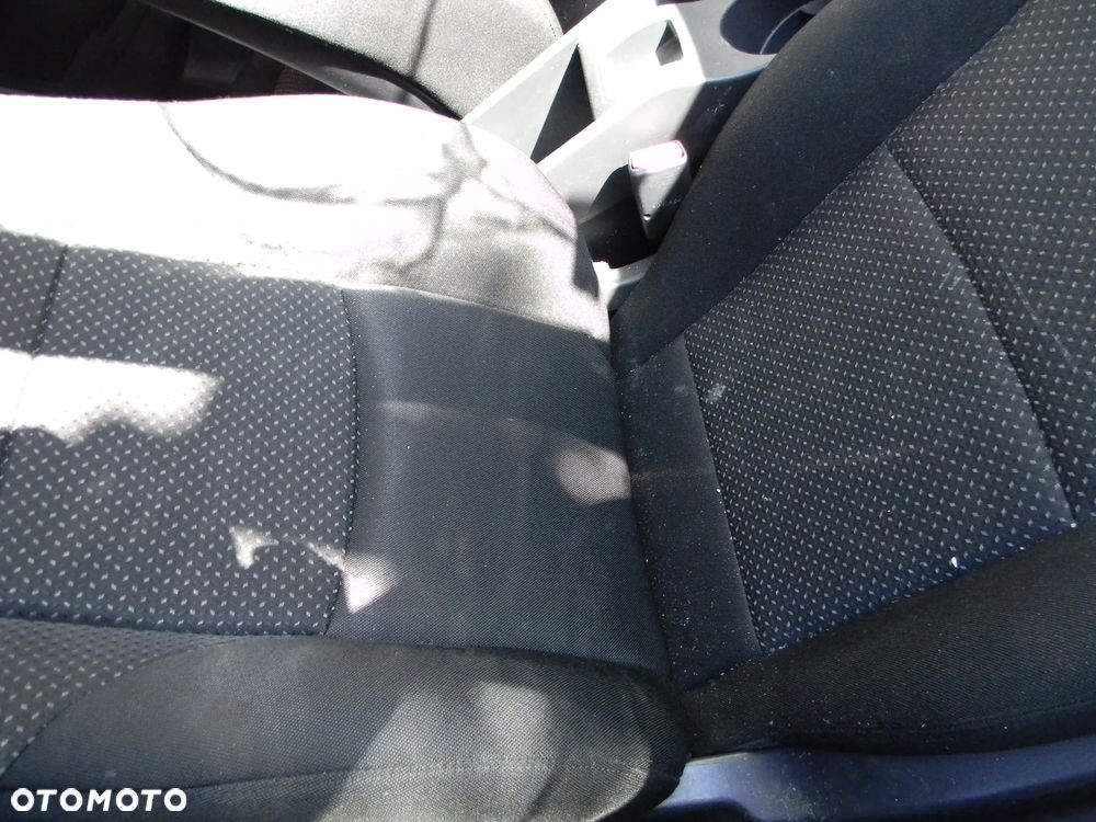 fotele fotel lewy prawy HYUNDAI i30 5D Europa airbag - 2