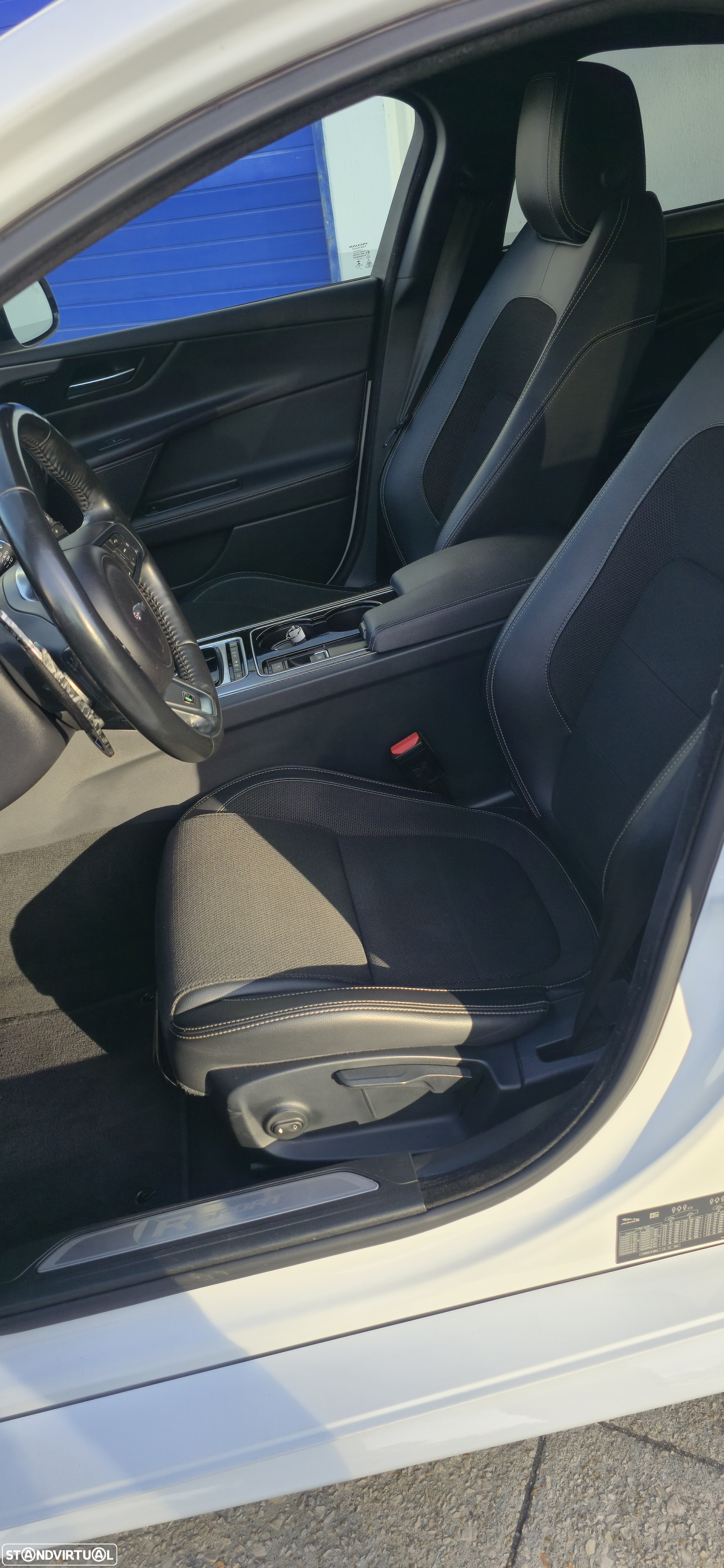 Jaguar XE 2.0 D R-Sport Aut. - 6