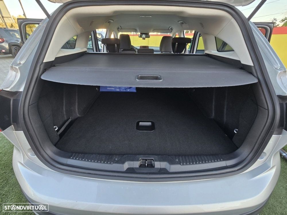 Ford Focus SW 1.5 TDCi EcoBlue Active - 13