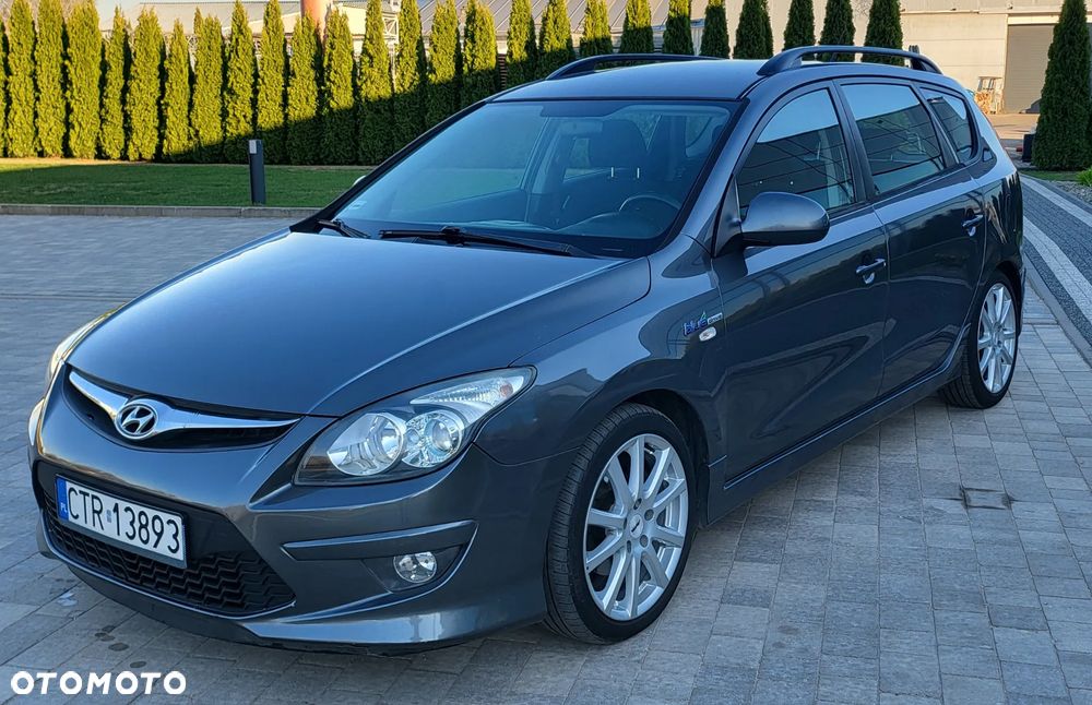 Hyundai i30 1.6 CRDi Base + - 2