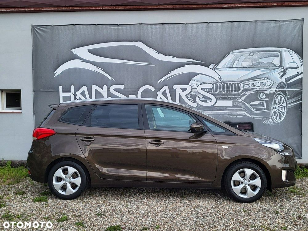Kia Carens - 11