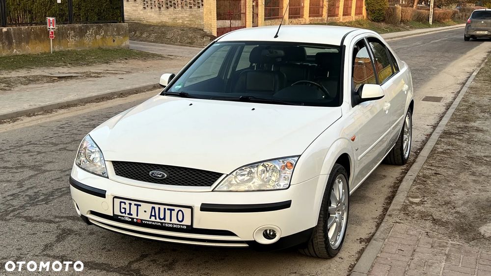 Ford Mondeo 2.5 V6 Ghia - 13