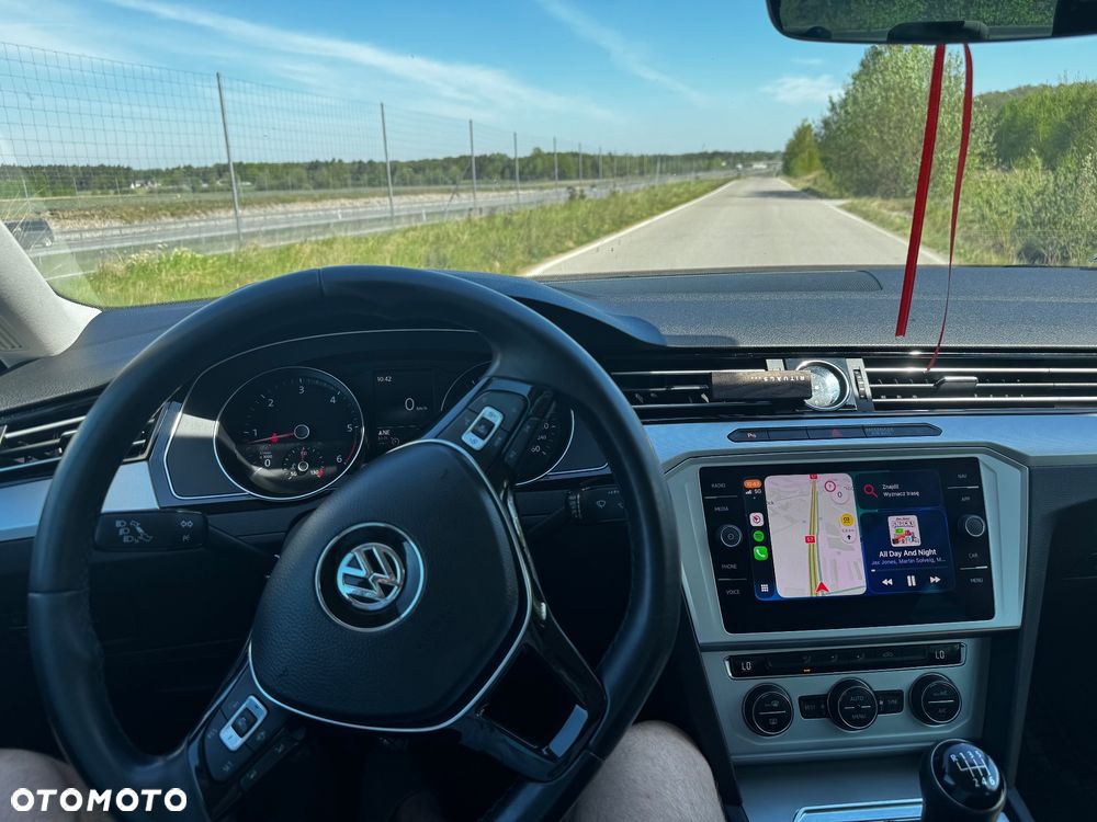 Volkswagen Passat 2.0 TDI SCR Comfortline - 11