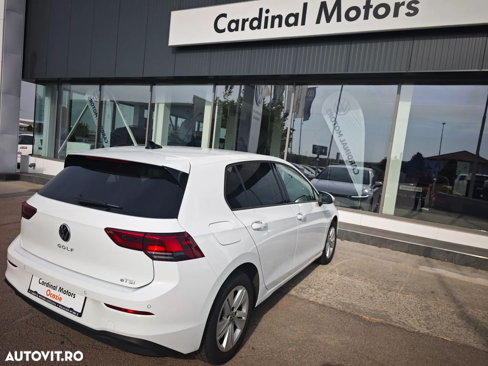 Volkswagen Golf 1.0 eTSI DSG MHEV Life - 6