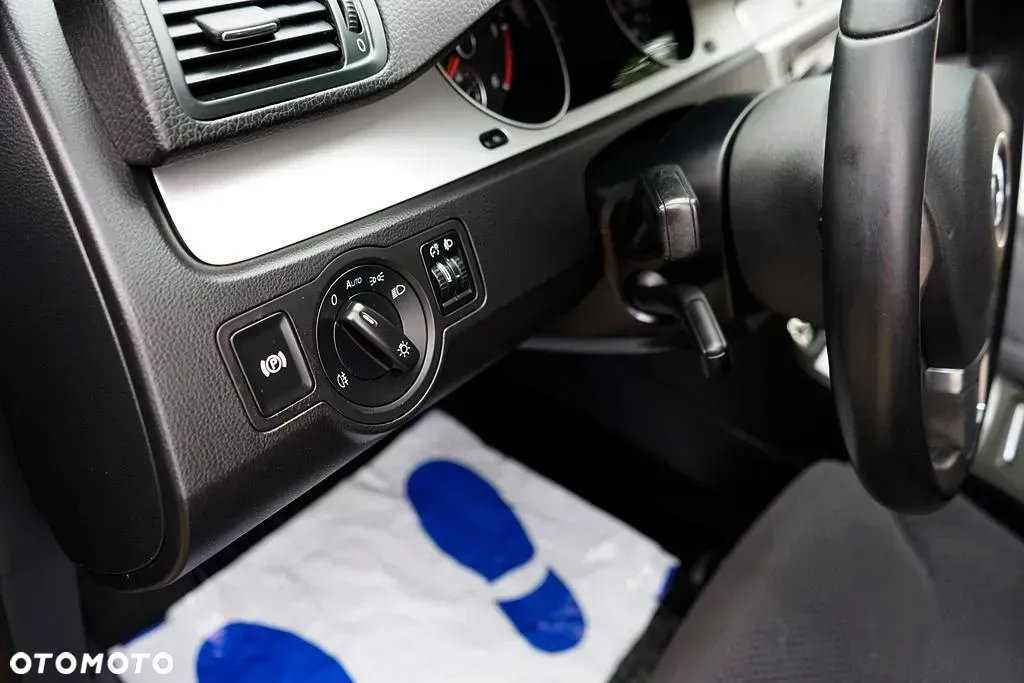 Volkswagen Passat - 19