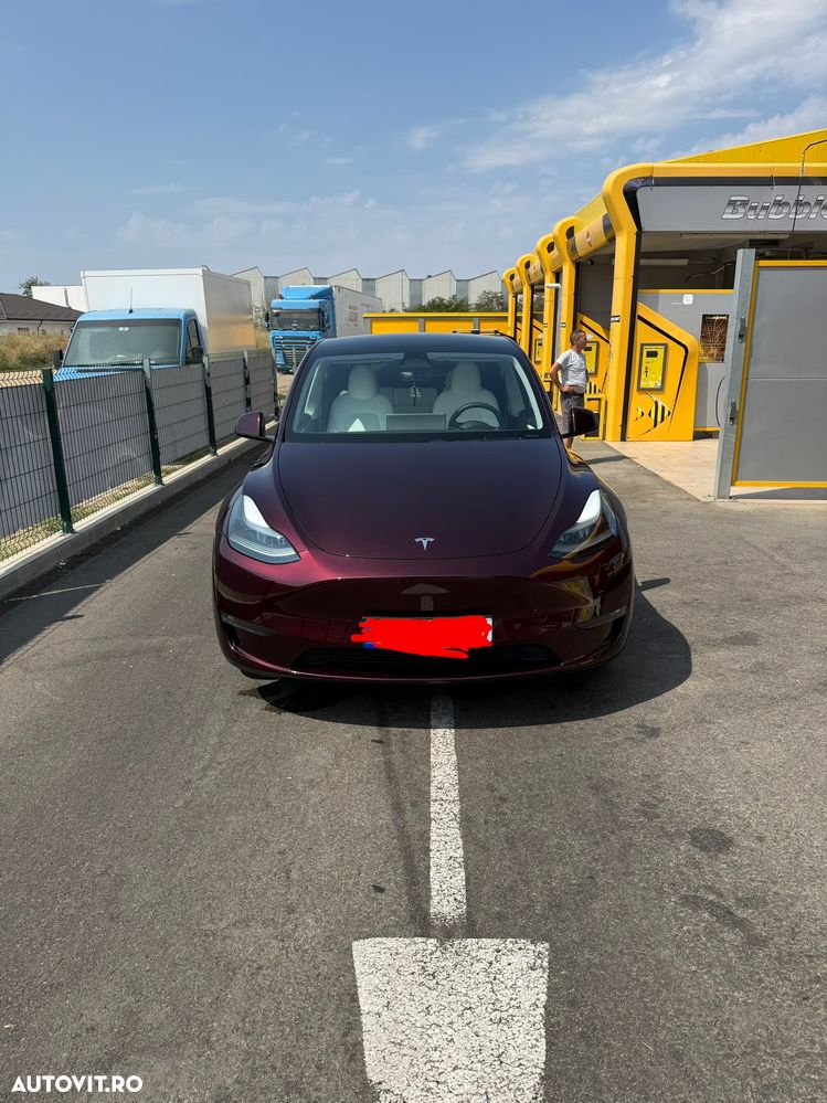 Tesla Model Y AWD Performance - 5