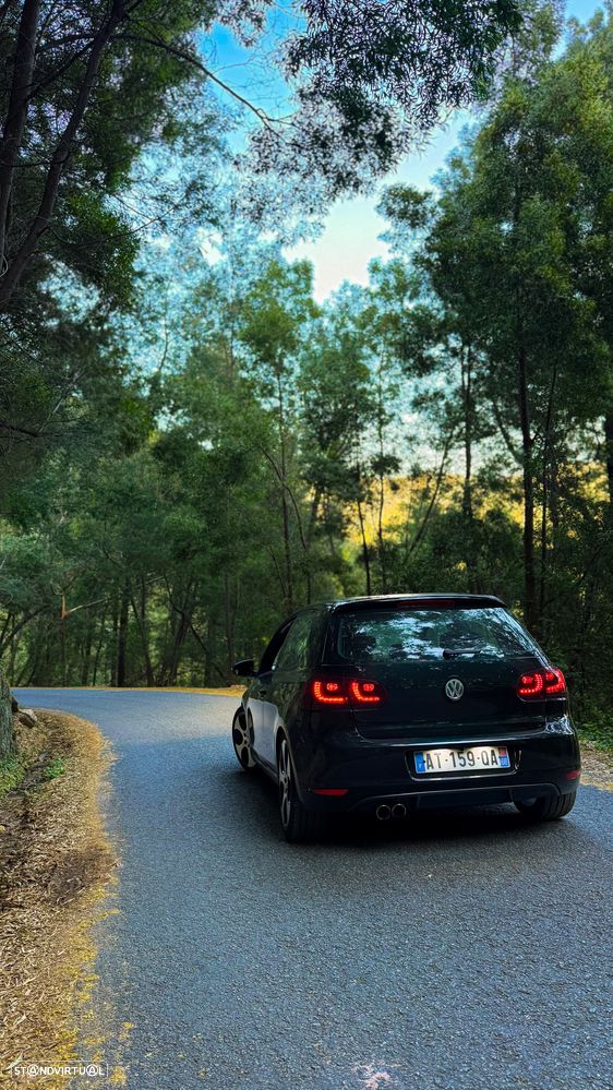 VW Golf 1.6 TDi DPF Highline - 5