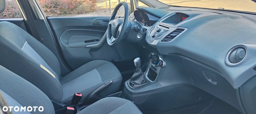 Ford Fiesta - 34