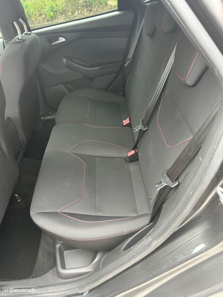 Ford Focus 1.0 EcoBoost MHEV ST-Line - 15