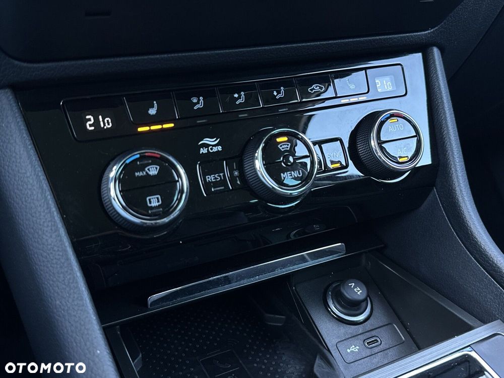 Skoda Superb 1.5 TSI Style DSG - 23