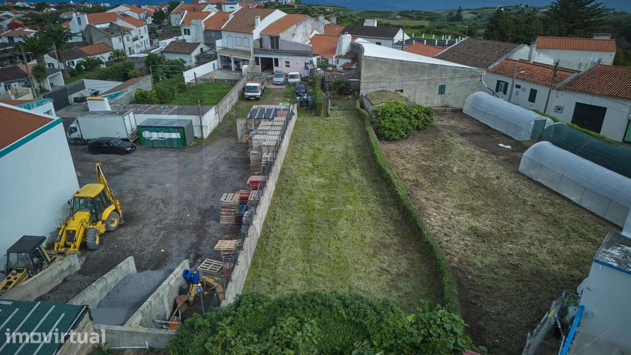 Moradia T2 com 620 m2 de terreno — Fenais da Ajuda, Ribeira Grande - Grande imagem: 3/26