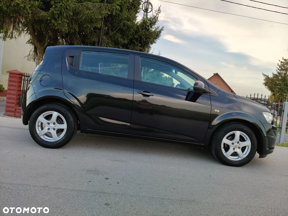 Chevrolet Aveo 1.2 LT - 23