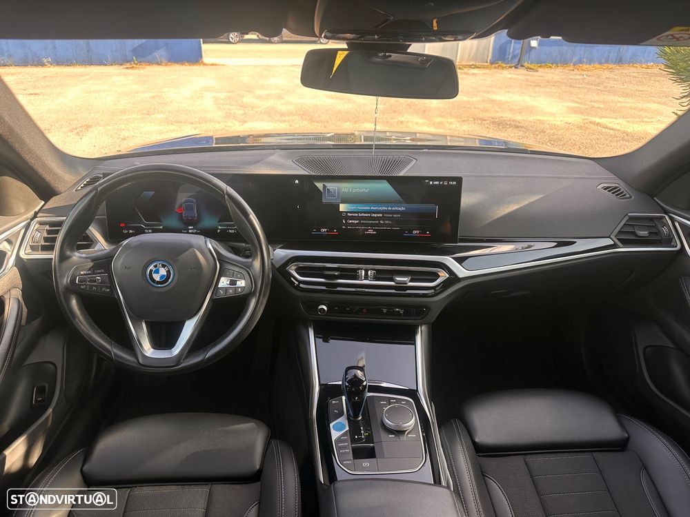 BMW i4 eDrive40 - 42