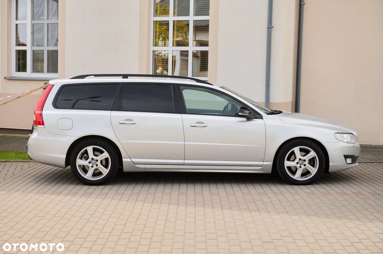 Volvo V70 D4 Black Edition - 9