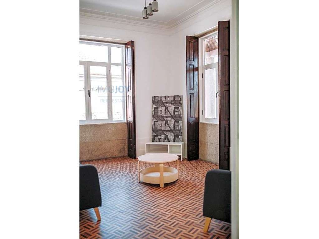 Moradia Remodelada com Elevador e Vista Rio no Porto - Grande imagem: 4/31